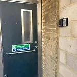 5 Minutes To Central London Flat