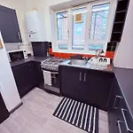 5 Minutes To Central London Flat